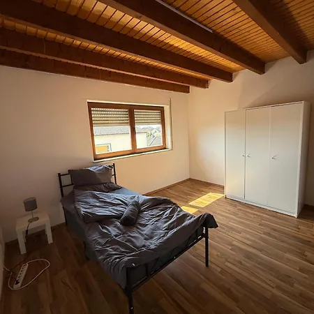 Heu1- Spacious-city With Terrace In Heusenstamm